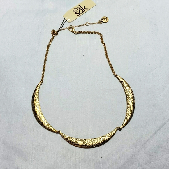 The sak gold tone embossed necklace - Picture 2 of 3